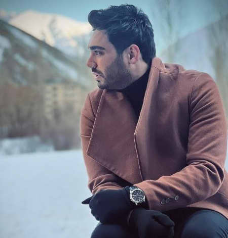 سینا درخشنده یکی یه دونم تویی آروم جونم آره آروم آروم آروم اومدی مث نم بارون اومدی